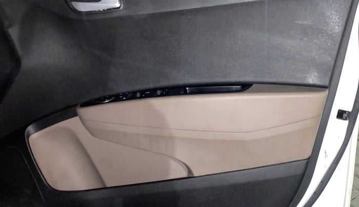 2019 Hyundai Grand i10 SPORTZ 1.2 KAPPA VTVT, Petrol, Manual, 33,118 km, Driver Side Door Panels Control