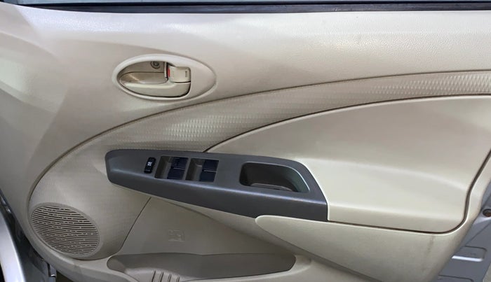 2014 Toyota Etios G, Petrol, Manual, 58,800 km, Driver Side Door Panels Control