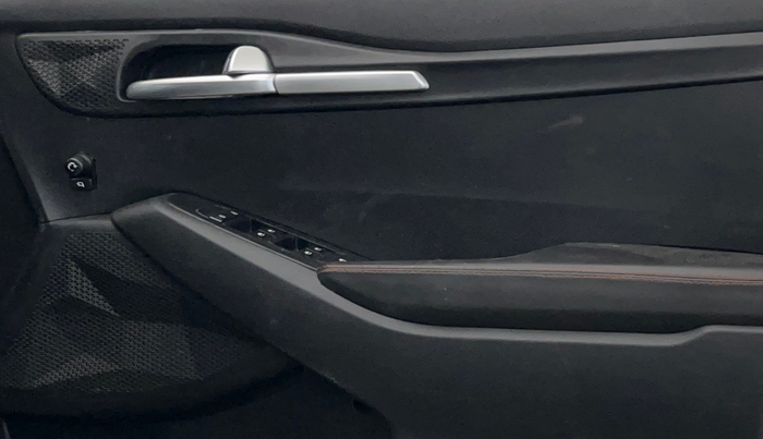 2021 KIA SELTOS HTE 1.5 PETROL, Petrol, Manual, 85,024 km, Driver Side Door Panels Control