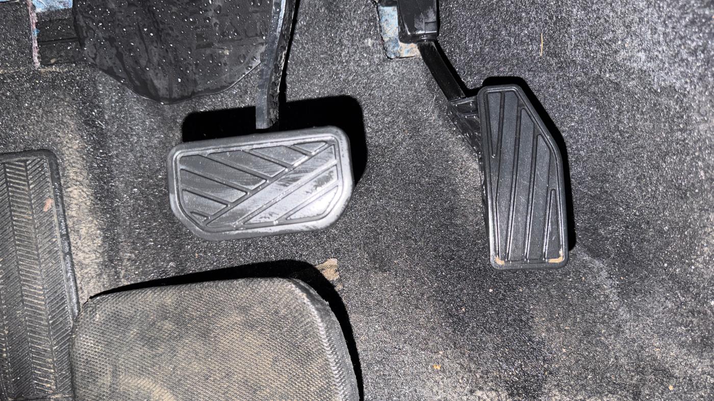 2025 Maruti FRONX DELTA PLUS 1.2L AGS, Petrol, Automatic, 23,439 km, Pedals