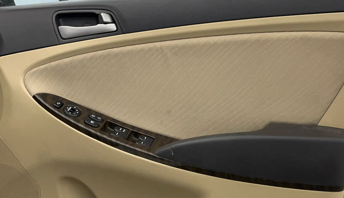 2016 Hyundai Verna 1.6 VTVT SX, Petrol, Manual, 70,675 km, Driver Side Door Panels Control