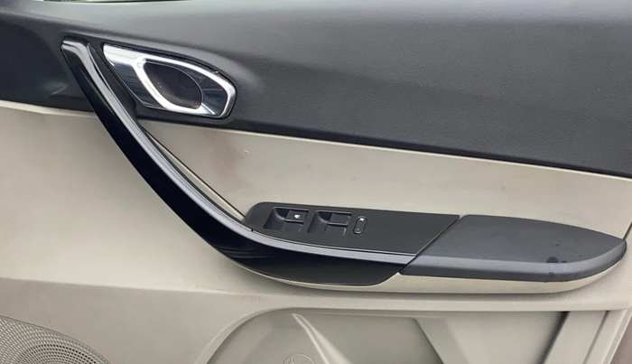 2018 Tata Tiago XZA PETROL, Petrol, Automatic, 42,438 km, Driver Side Door Panels Control