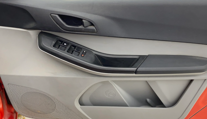 2020 Tata Tiago XT PETROL, Petrol, Manual, 49,835 km, Driver Side Door Panels Control