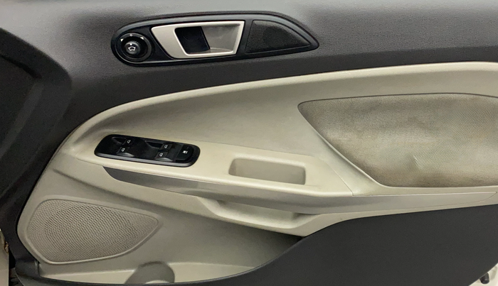 2014 Ford Ecosport TITANIUM 1.0L ECOBOOST, Petrol, Manual, 1,06,625 km, Driver Side Door Panels Control