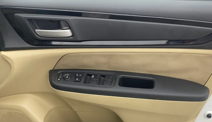 2019 Honda Amaze 1.2L I-VTEC V CVT, Petrol, Automatic, 36,141 km, Driver Side Door Panels Control