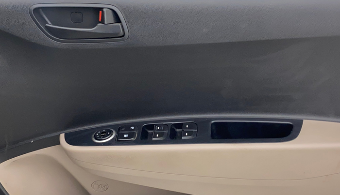 2017 Hyundai Grand i10 MAGNA 1.2 KAPPA VTVT, Petrol, Manual, 68,149 km, Driver Side Door Panels Control