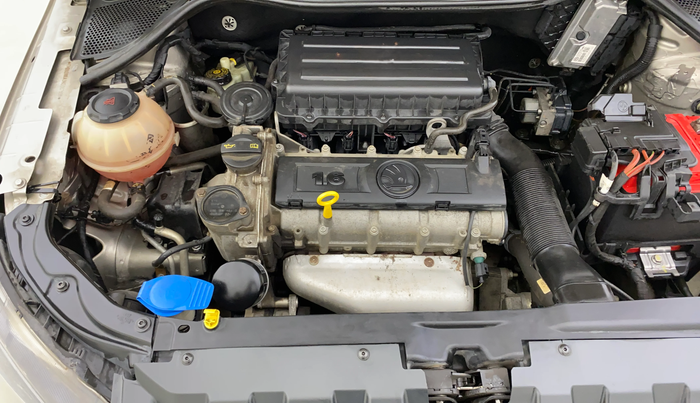 2017 Skoda Rapid AMBITION 1.6 MPI MT, Petrol, Manual, 84,228 km, Engine View - Right