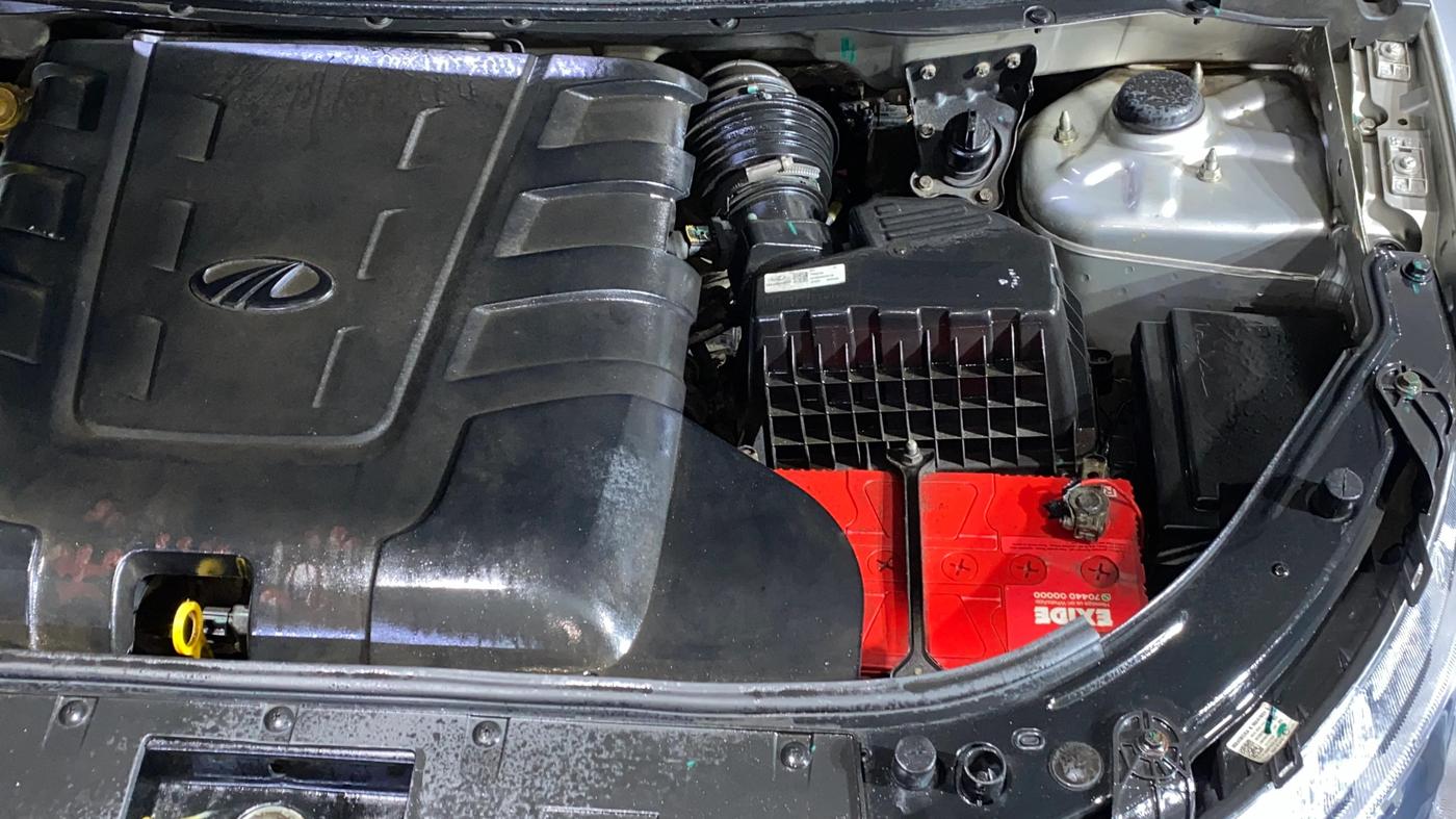 2020 Mahindra XUV500 W7, Diesel, Manual, 43,630 km, Engine View - Left