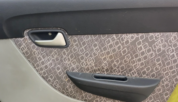 2016 Maruti Alto 800 LXI, Petrol, Manual, 62,813 km, Driver Side Door Panels Control