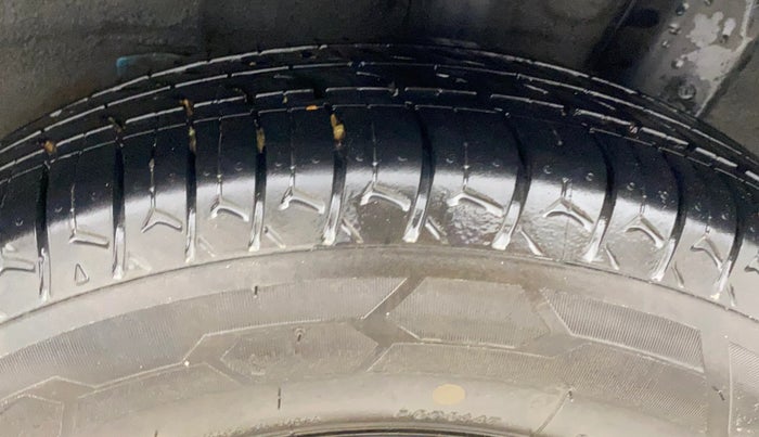 2020 Hyundai GRAND I10 NIOS SPORTZ 1.2 KAPPA VTVT, Petrol, Manual, 42,812 km, Left Rear Tyre Tread