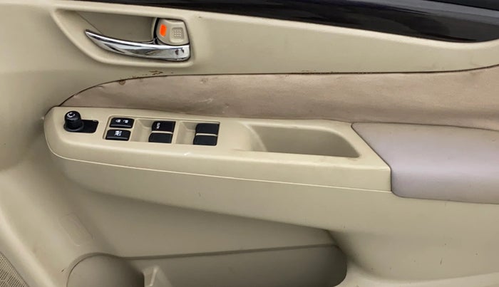 2017 Maruti Ciaz VXI+, Petrol, Manual, 1,09,244 km, Driver Side Door Panels Control