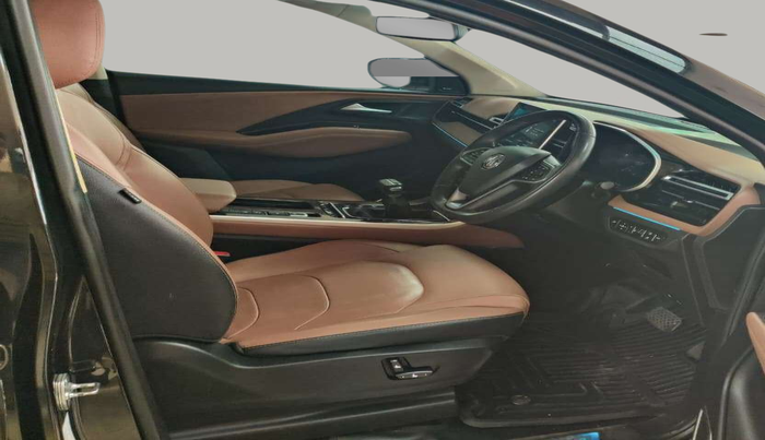 2023 MG HECTOR PLUS SAVVY PRO 1.5 TURBO CVT 7 STR, Petrol, Automatic, 61,434 km, Right Side Front Door Cabin