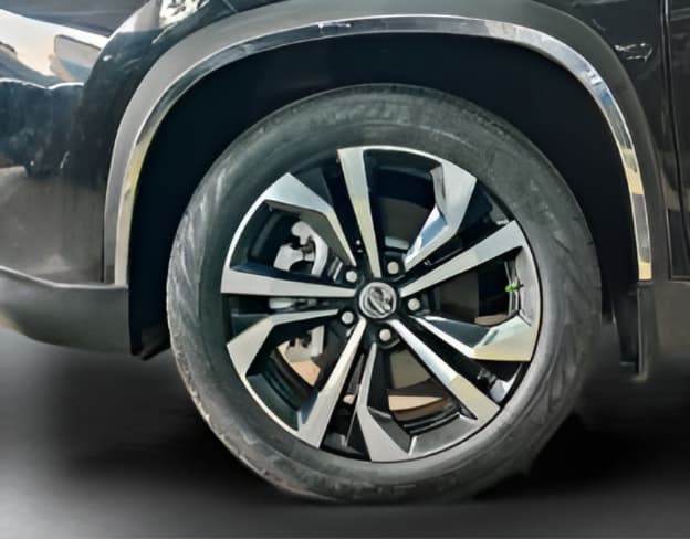 2023 MG HECTOR PLUS SAVVY PRO 1.5 TURBO CVT 7 STR, Petrol, Automatic, 61,434 km, Right Rear Wheel