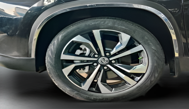 2023 MG HECTOR PLUS SAVVY PRO 1.5 TURBO CVT 7 STR, Petrol, Automatic, 61,434 km, Left Front Wheel