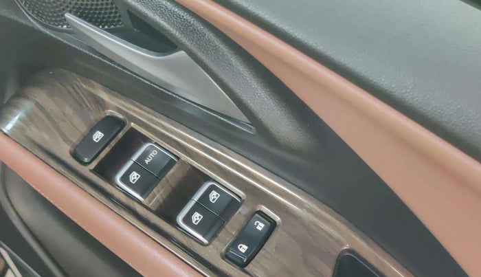 2023 MG HECTOR PLUS SAVVY PRO 1.5 TURBO CVT 7 STR, Petrol, Automatic, 61,434 km, Driver Side Door Panels Control