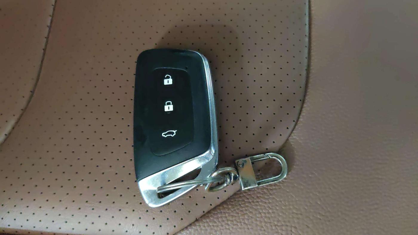 2023 MG HECTOR PLUS SAVVY PRO 1.5 TURBO CVT 7 STR, Petrol, Automatic, 61,434 km, Key Close Up