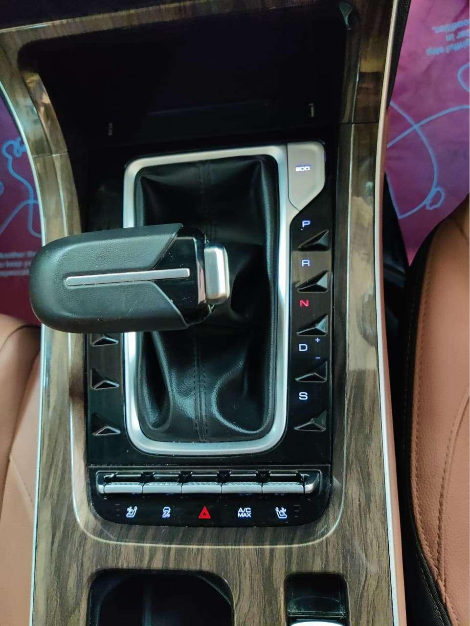 2023 MG HECTOR PLUS SAVVY PRO 1.5 TURBO CVT 7 STR, Petrol, Automatic, 61,434 km, Gear Lever