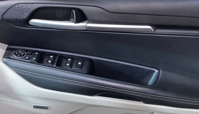 2021 KIA SONET HTX PLUS 1.0 IMT, Petrol, Manual, 62,859 km, Driver Side Door Panels Control