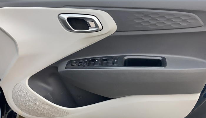 2021 Hyundai GRAND I10 NIOS SPORTZ AMT 1.2 KAPPA VTVT, Petrol, Automatic, 27,111 km, Driver Side Door Panels Control