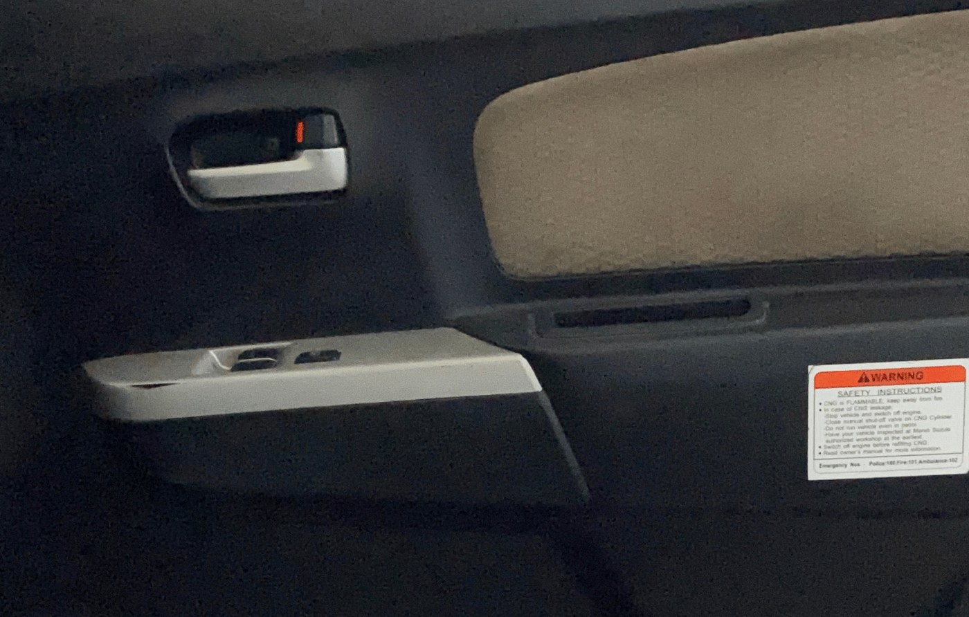 2018 Maruti Wagon R 1.0 LXI CNG, CNG, Manual, 79,405 km, Driver Side Door Panels Control
