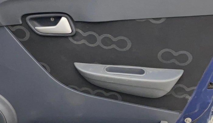 2014 Maruti Alto 800 VXI, Petrol, Manual, 1,23,537 km, Driver Side Door Panels Control