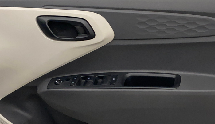 2022 Hyundai AURA S 1.2 CNG, CNG, Manual, 64,026 km, Driver Side Door Panels Control