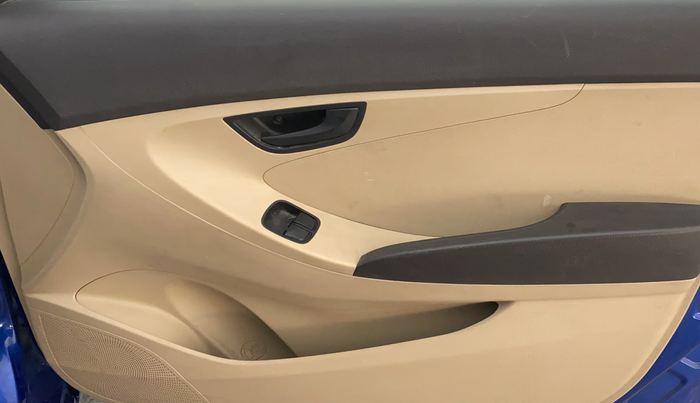 2014 Hyundai Eon MAGNA +, Petrol, Manual, 42,265 km, Driver Side Door Panels Control