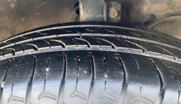 2020 Maruti Ertiga VXI SHVS, Petrol, Manual, 87,675 km, Right Front Tyre Tread