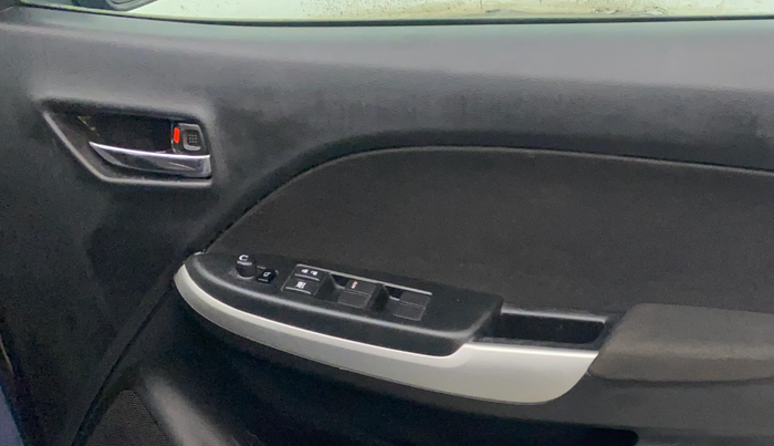 2016 Maruti Baleno ALPHA PETROL 1.2, Petrol, Manual, 52,974 km, Driver Side Door Panels Control