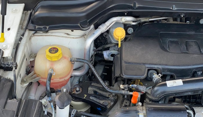 2023 Mahindra XUV300 W8 (O) 1.2 PETROL, Petrol, Manual, 30,905 km, Engine View - Right