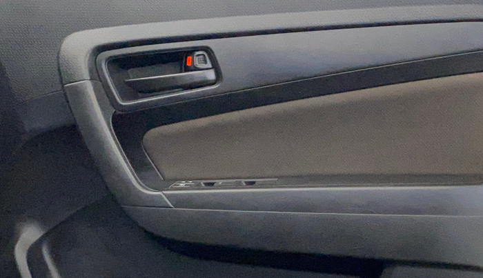 2020 Toyota URBAN CRUISER MID GRADE AT, Petrol, Automatic, 61,595 km, Driver Side Door Panels Control