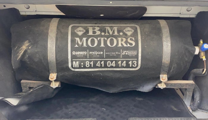 2018 Maruti Dzire VXI AMT, CNG, Automatic, 1,46,610 km, Boot Inside