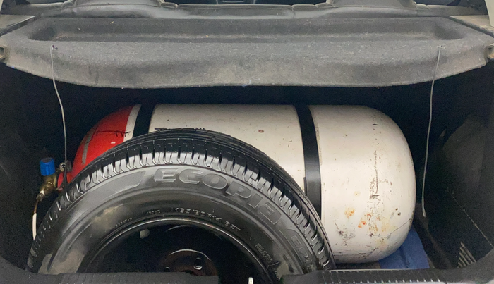 2019 Maruti Swift VXI, CNG, Manual, 70,799 km, Boot Inside