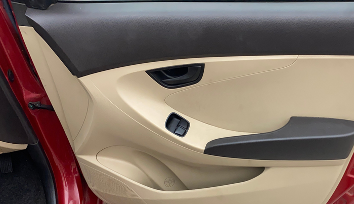 2016 Hyundai Eon ERA +, Petrol, Manual, 21,460 km, Driver Side Door Panels Control