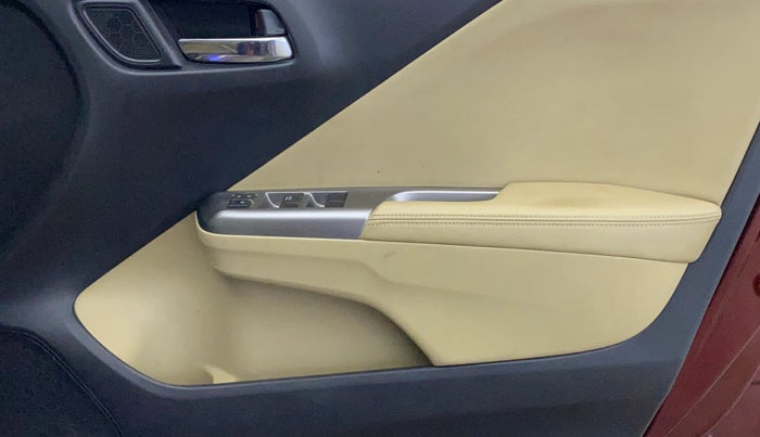 2016 Honda City 1.5L I-VTEC VX (O) MT, Petrol, Manual, 39,445 km, Driver Side Door Panels Control