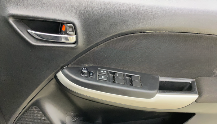 2017 Maruti Baleno DELTA PETROL 1.2, Petrol, Manual, 39,020 km, Driver Side Door Panels Control