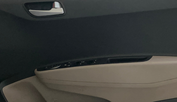 2017 Hyundai Grand i10 SPORTZ (O) AT 1.2 KAPPA VTVT, Petrol, Automatic, 38,356 km, Driver Side Door Panels Control