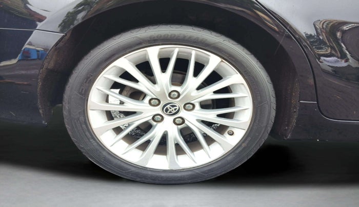 2020 Toyota Camry HYBRID, Hybrid, Automatic, 67,525 km, Right Rear Wheel