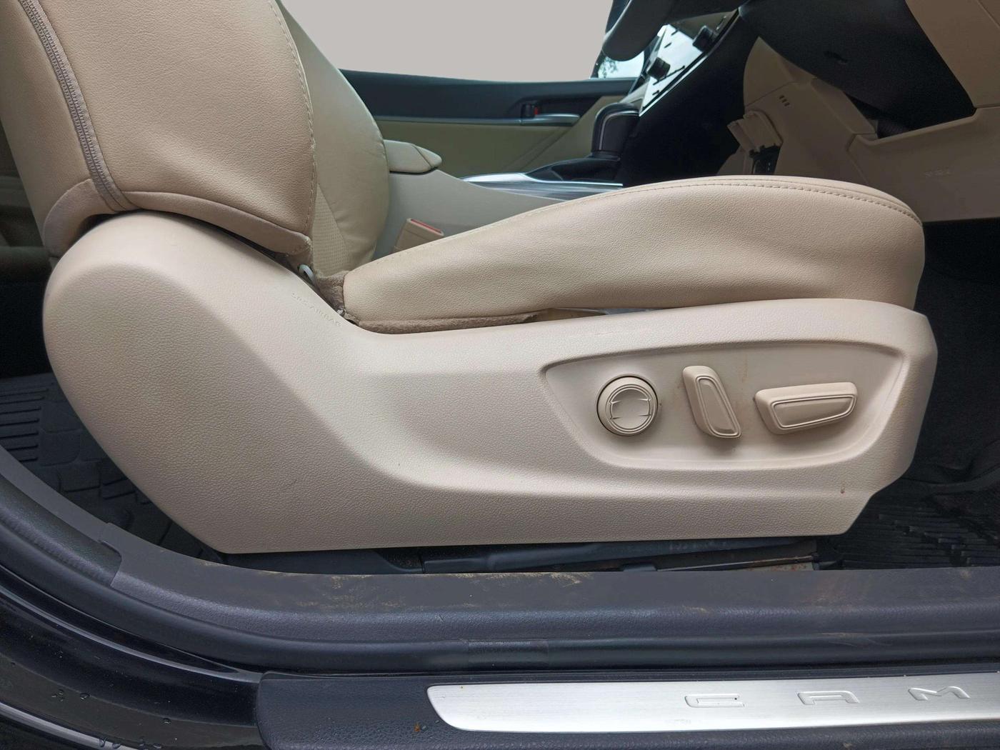 2020 Toyota Camry HYBRID, Hybrid, Automatic, 67,525 km, Driver Side Adjustment Panel