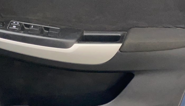 2016 Maruti Baleno ALPHA PETROL 1.2, Petrol, Manual, 67,780 km, Driver Side Door Panels Control