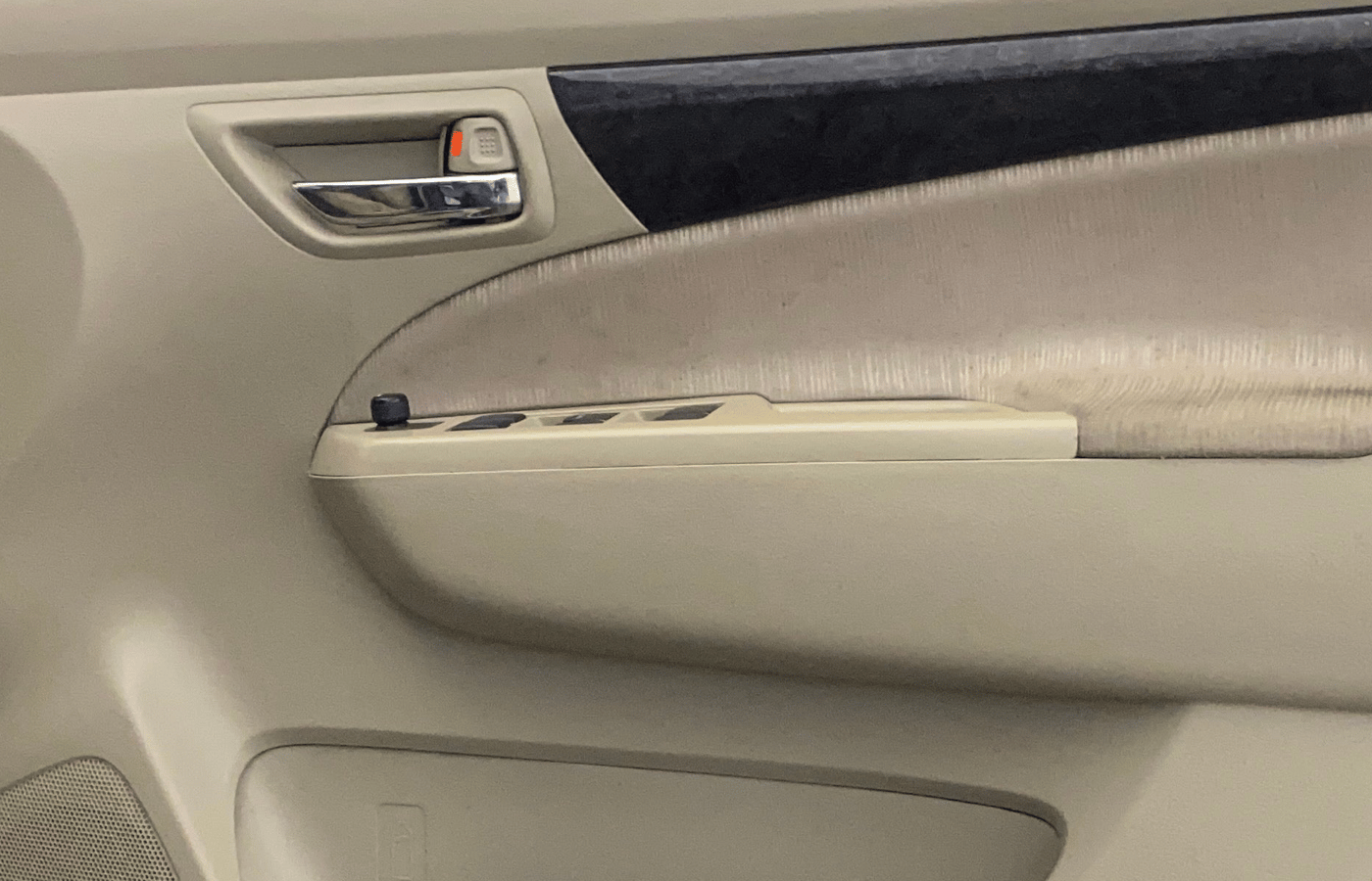 2014 Maruti Ertiga VXI, Petrol, Manual, 30,602 km, Driver Side Door Panels Control