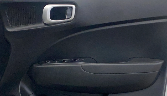 2020 Hyundai VENUE S 1.2, Petrol, Manual, 52,243 km, Driver Side Door Panels Control