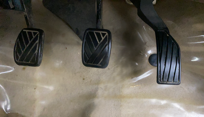 2014 Maruti Swift Dzire VXI, Petrol, Manual, 1,01,573 km, Pedals