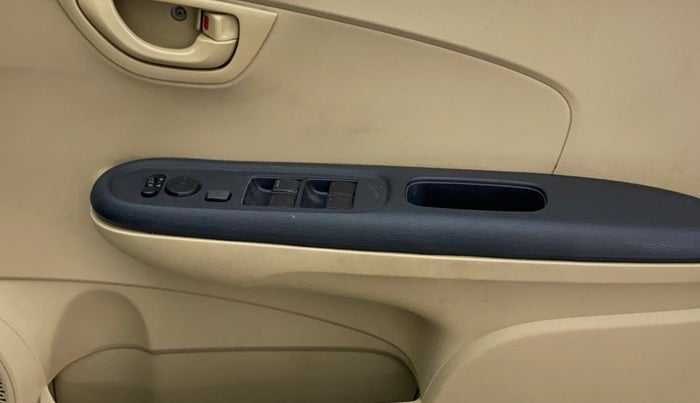 2015 Honda Amaze 1.2L I-VTEC SX, Petrol, Manual, 1,39,312 km, Driver Side Door Panels Control