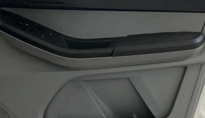 2023 Tata Tiago XT CNG, CNG, Manual, 31,749 km, Driver Side Door Panels Control