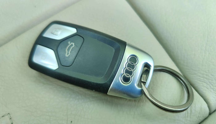 2018 Audi A4 3.5 TDI S LINE, Diesel, Automatic, 31,034 km, Key Close Up