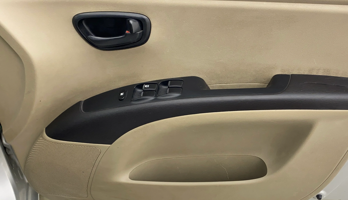 2014 Hyundai i10 MAGNA 1.2, Petrol, Manual, 1,17,384 km, Driver Side Door Panels Control