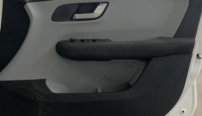 2020 Tata ALTROZ XZ PETROL, Petrol, Manual, 85,433 km, Driver Side Door Panels Control