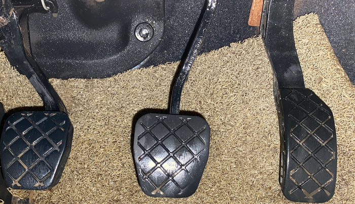 2016 Skoda Rapid 1.6 MPI ACTIVE, Petrol, Manual, 83,139 km, Pedals