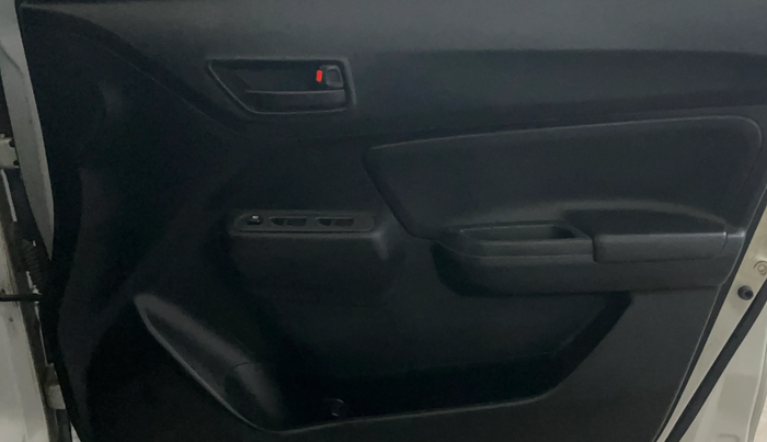 2020 Maruti Swift LXI, Petrol, Manual, 32,662 km, Driver Side Door Panels Control